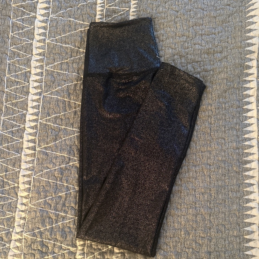 Beyond Yoga High shine Black Leggings size small